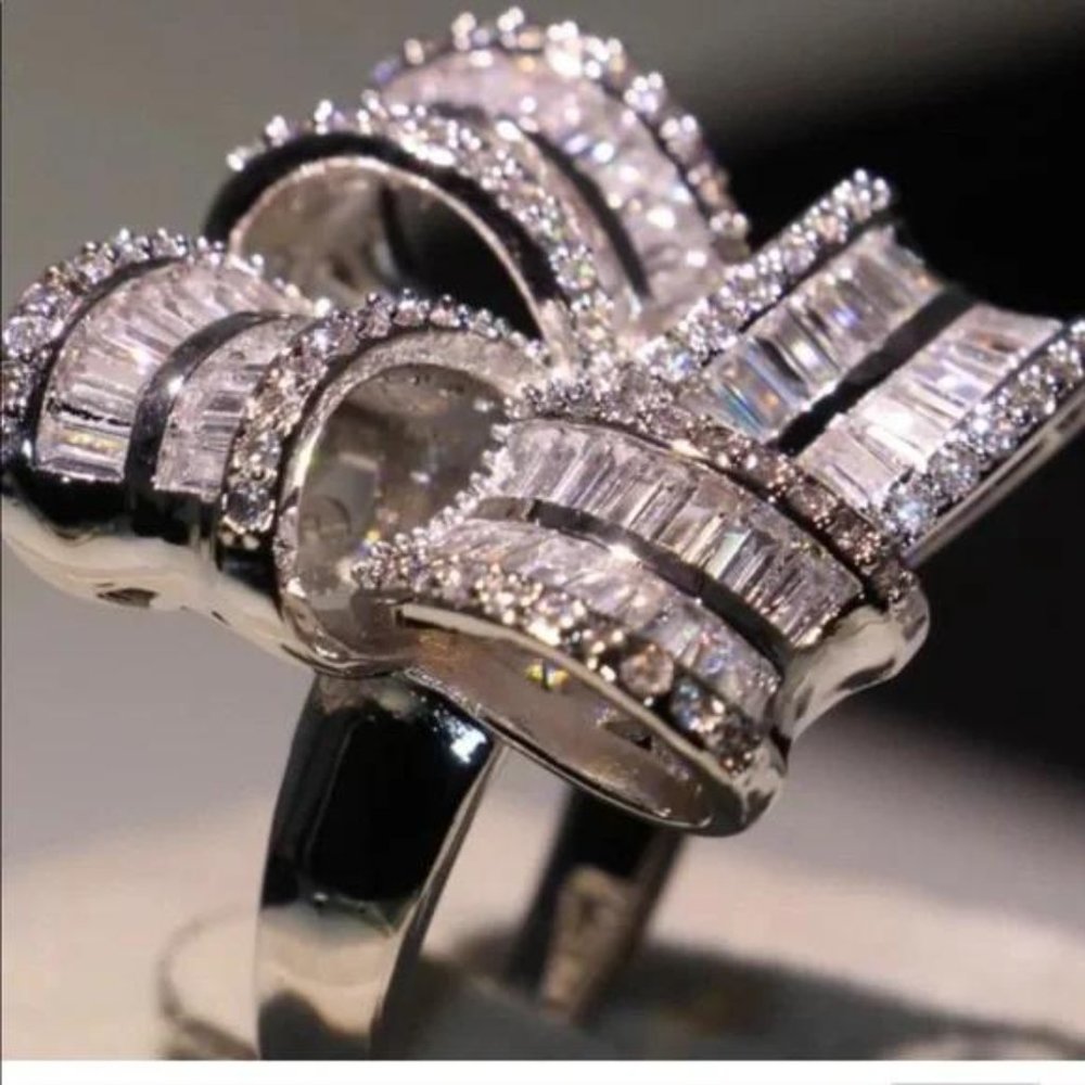 NEW 925 STERLING SILVER DIAMOND RING, CUTE RING, SHINY RING. - Picture 5 of 5